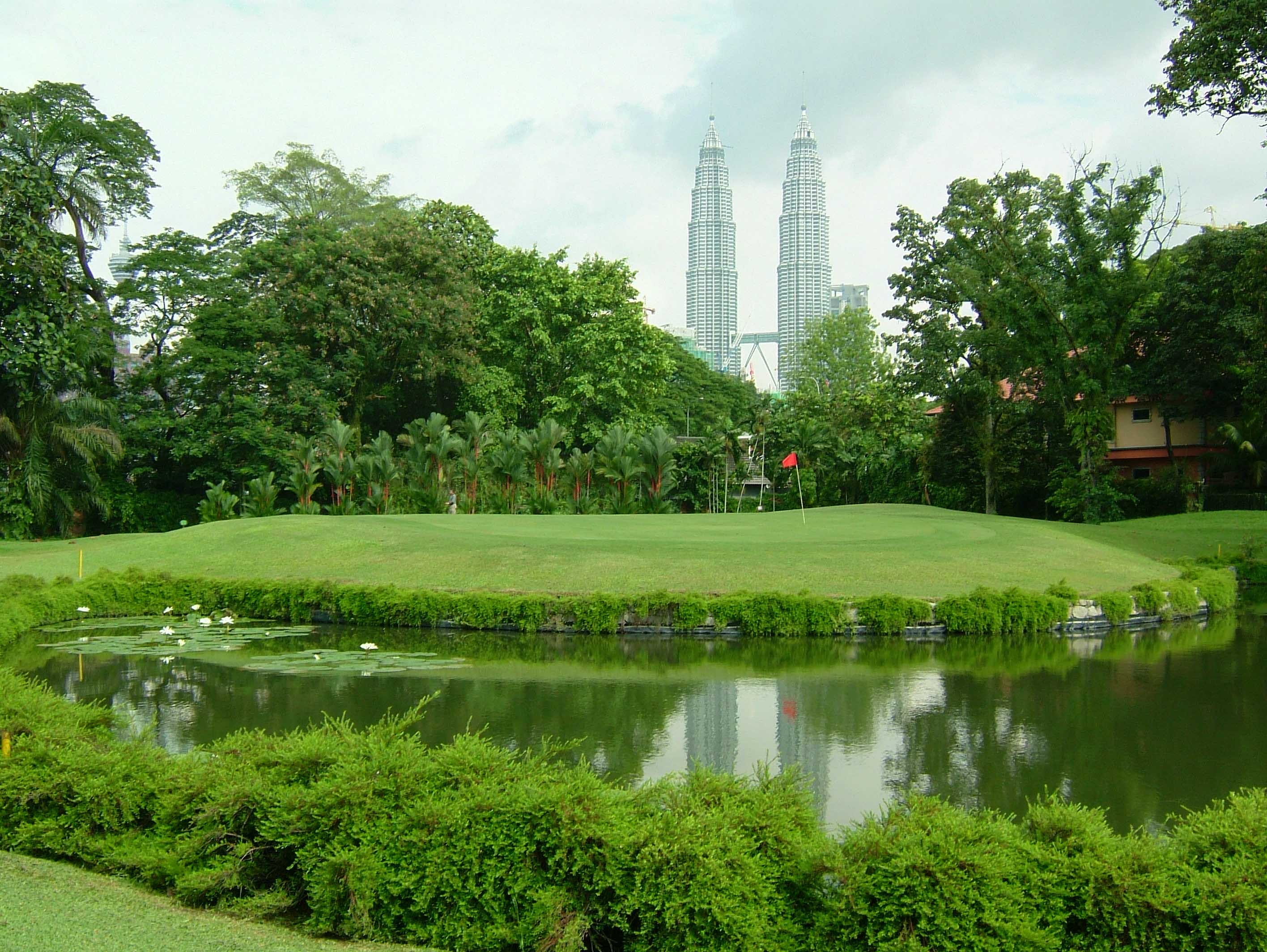 Malaysia_golf_club